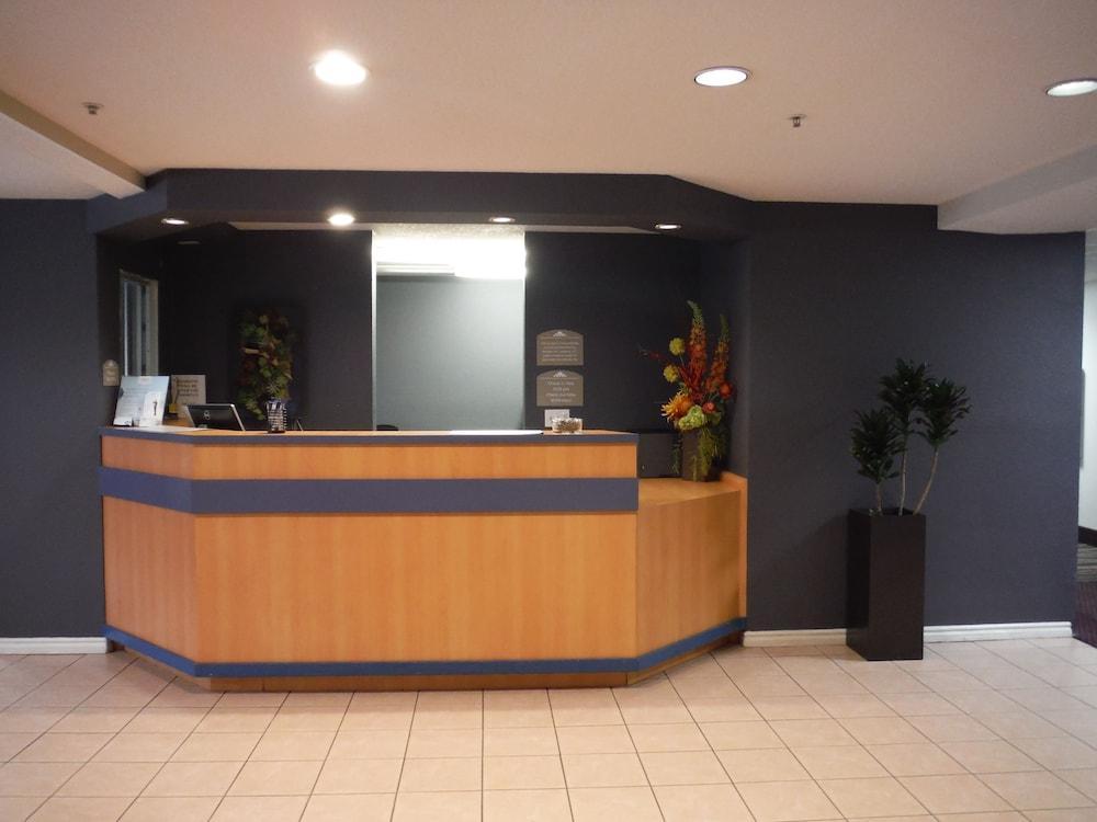 Microtel Inn & Suites, Morgan Hill Exterior photo