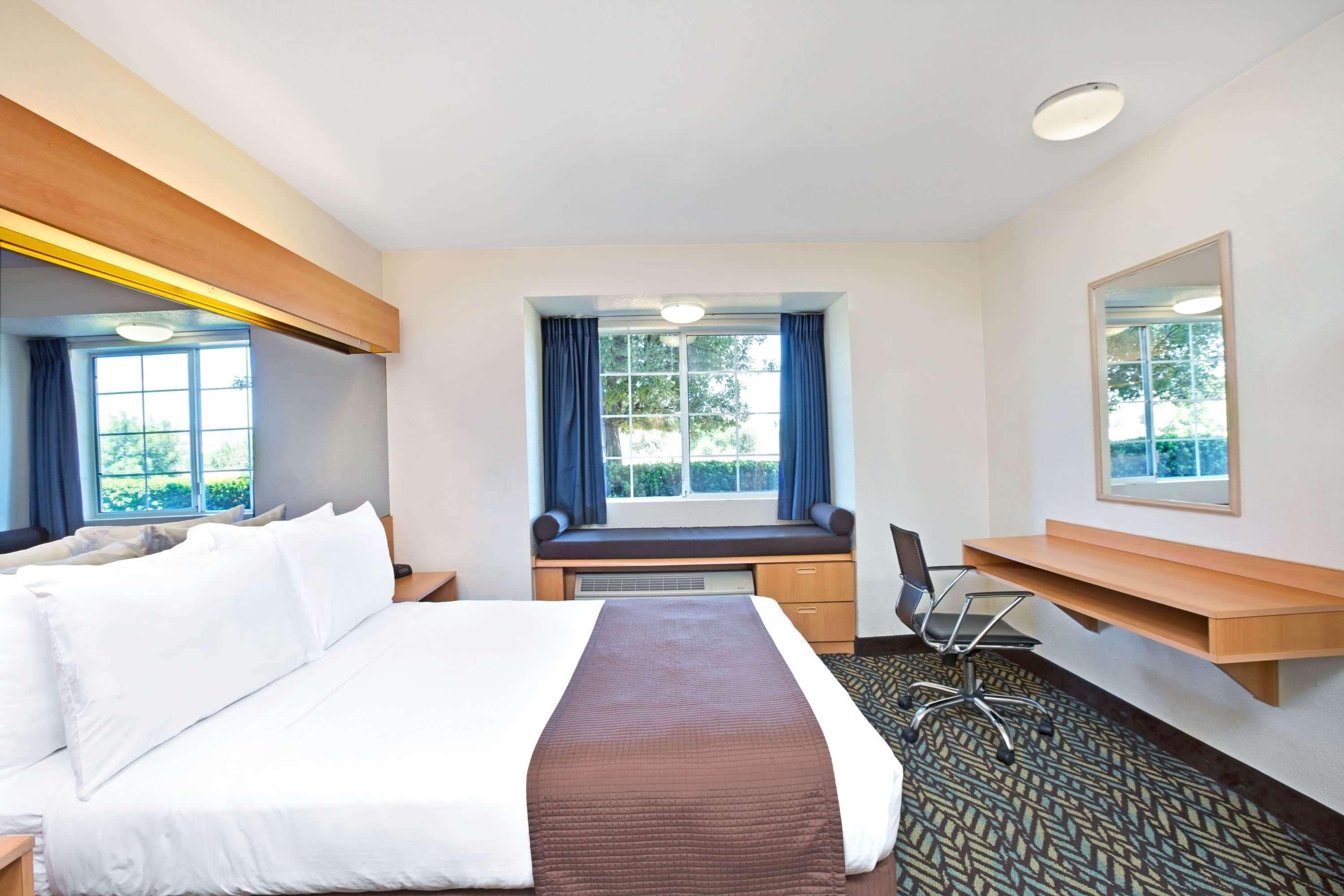 Microtel Inn & Suites, Morgan Hill Exterior photo