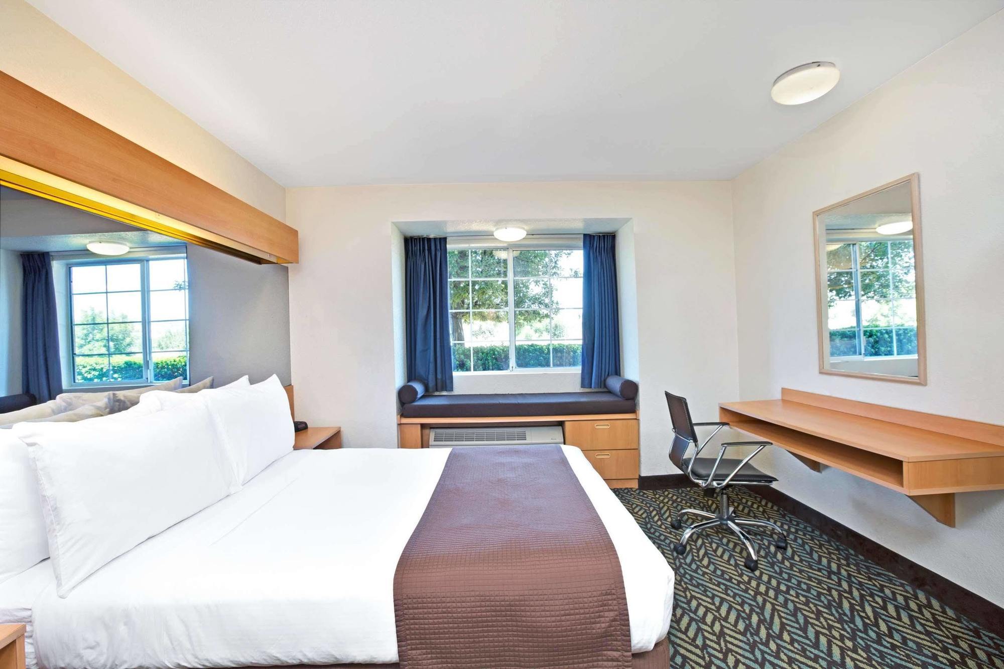 Microtel Inn & Suites, Morgan Hill Exterior photo
